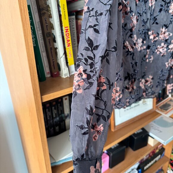 Modcloth Size Extra Large Sheer Grey Button Front blouse with floral pattern - Picture 3 of 5